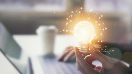 六年级上册第六单元英语42页的公告栏怎么读