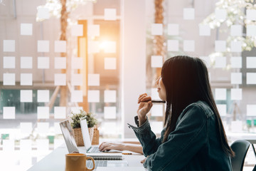 六年级上册第六单元英语42页的公告栏怎么读