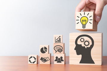 幼儿园小班科学实验教案详案《花儿妙用多》