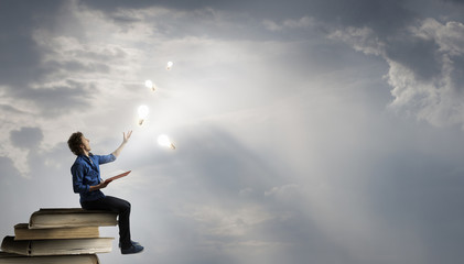 六年级上册第六单元英语42页的公告栏怎么读